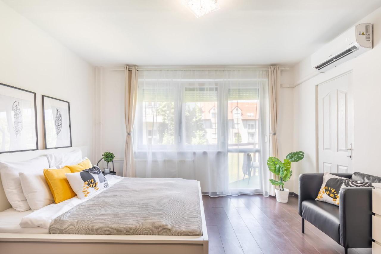 Sunny Balcony - Cute And Cozy Lägenhet Budapest Exteriör bild