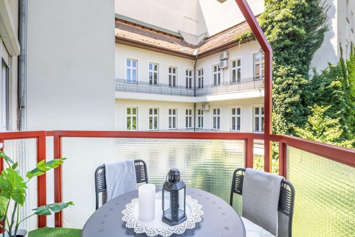 Sunny Balcony - Cute And Cozy Lägenhet Budapest Exteriör bild