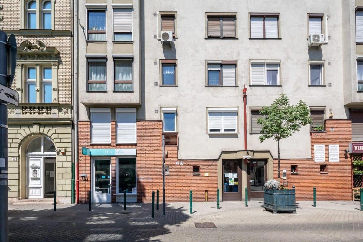 Sunny Balcony - Cute And Cozy Lägenhet Budapest Exteriör bild