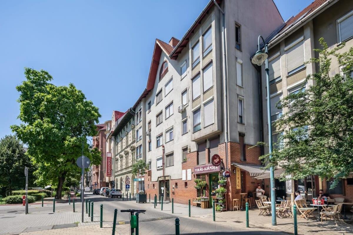 Sunny Balcony - Cute And Cozy Lägenhet Budapest Exteriör bild